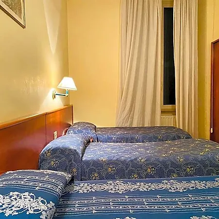 Ferrari Hotel 2*