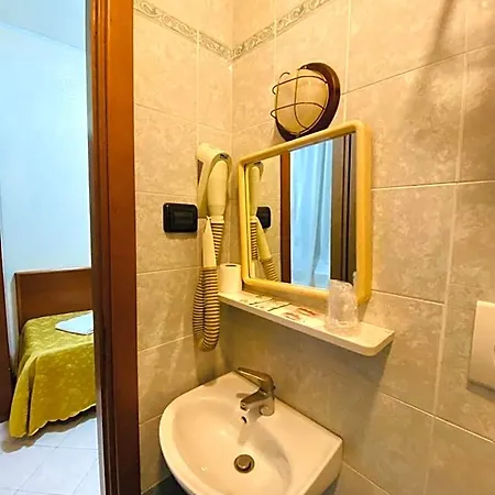 Hotel Ferrari 2*